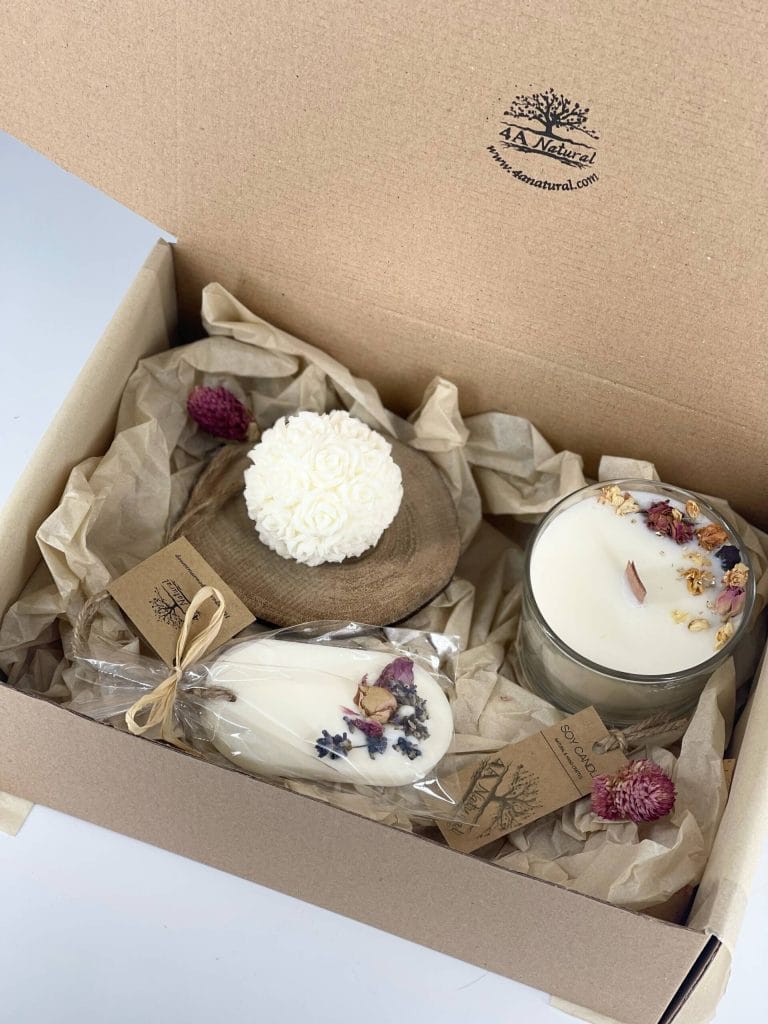 Кутия FLOWER BOX 4a Natural с подарък картичка и букетче сухи цветя