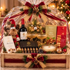 Луксозна коледна подаръчна кошница „Christmas Elegance“ by 4A Natural – с два ароматни подаръка